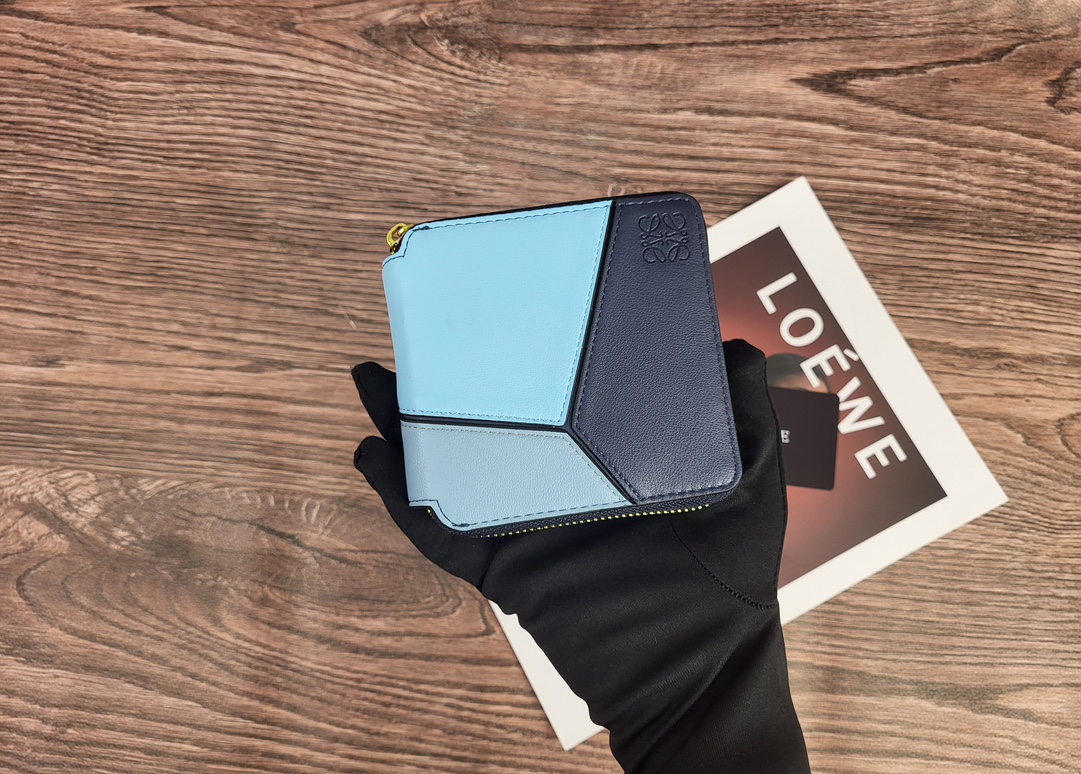 LOEWE 財布 3 zm 94920
