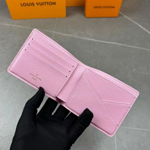 ルイビトン二つ折り財布　ピンク