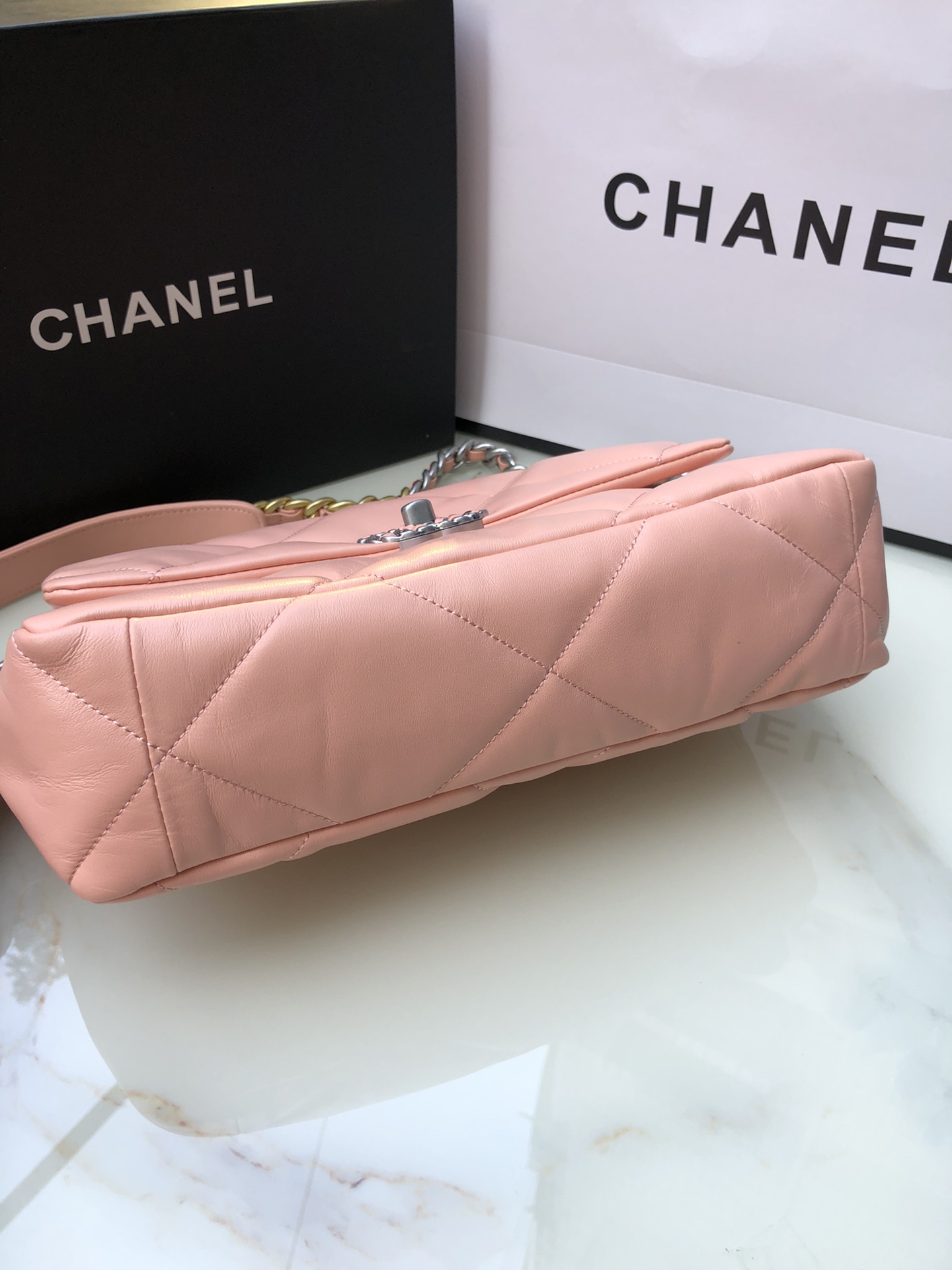 Chanel 19 medium 1161