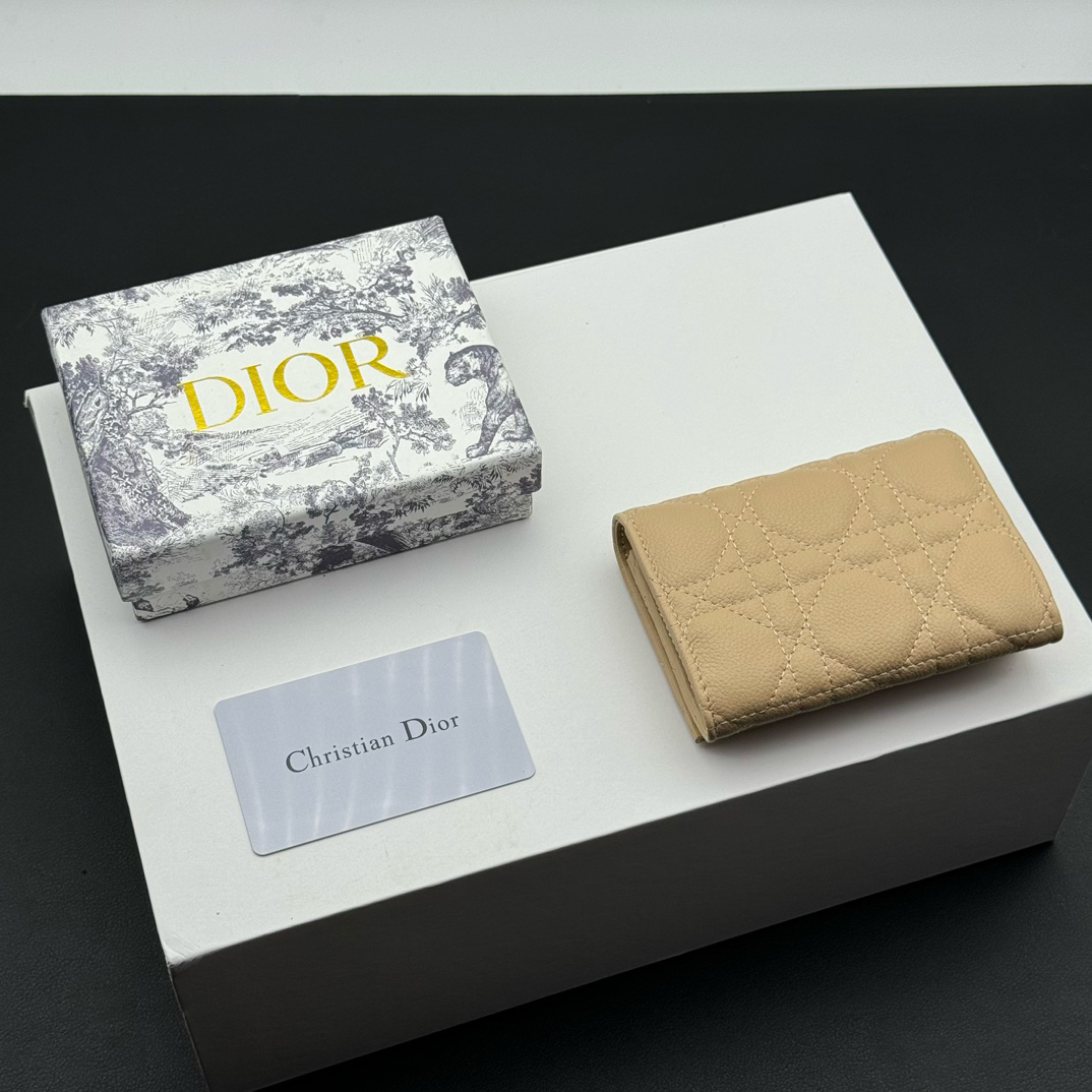 Dior 羊の皮の財布 4 zm 94920