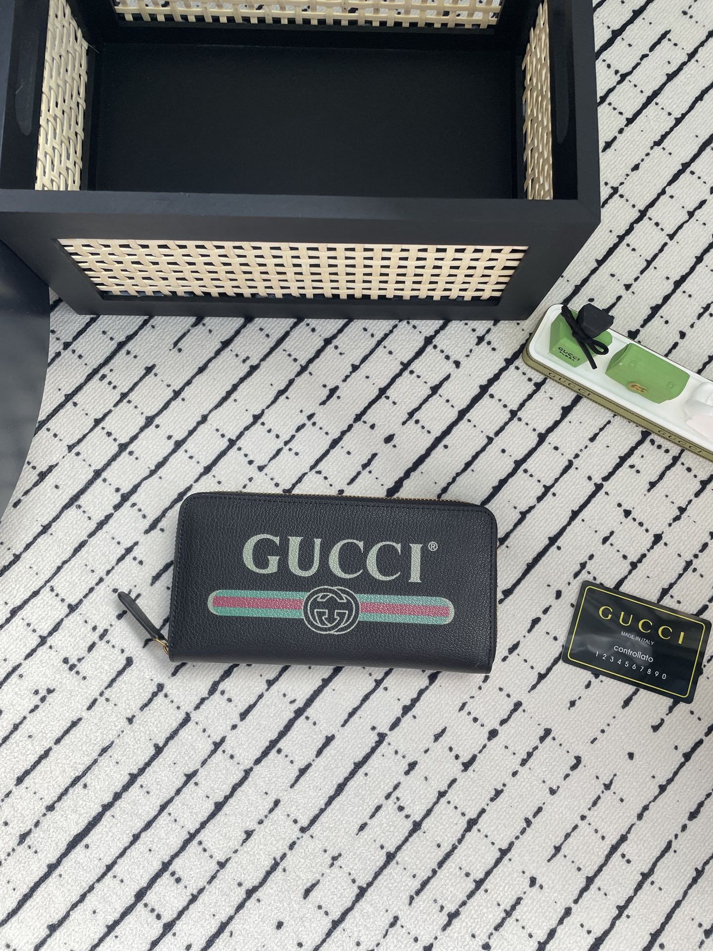 GUCCI 新作財布です 5 zm 95519