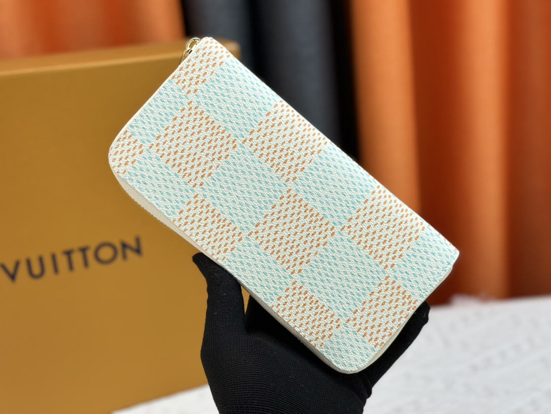LV Louis Vuitton 新作財布です 67 zm 95523