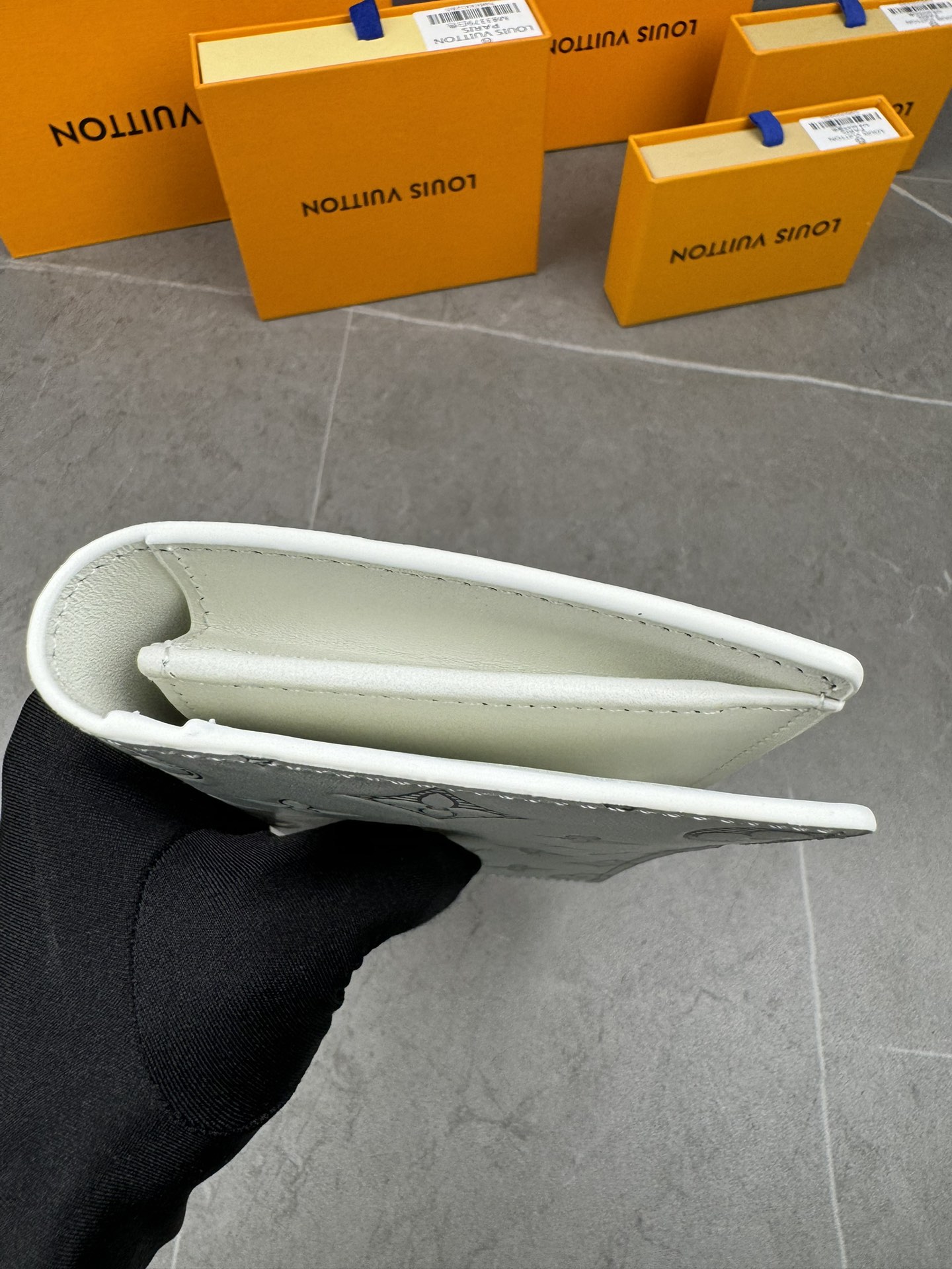 LV Louis Vuitton 新作財布です 27 zm 95521