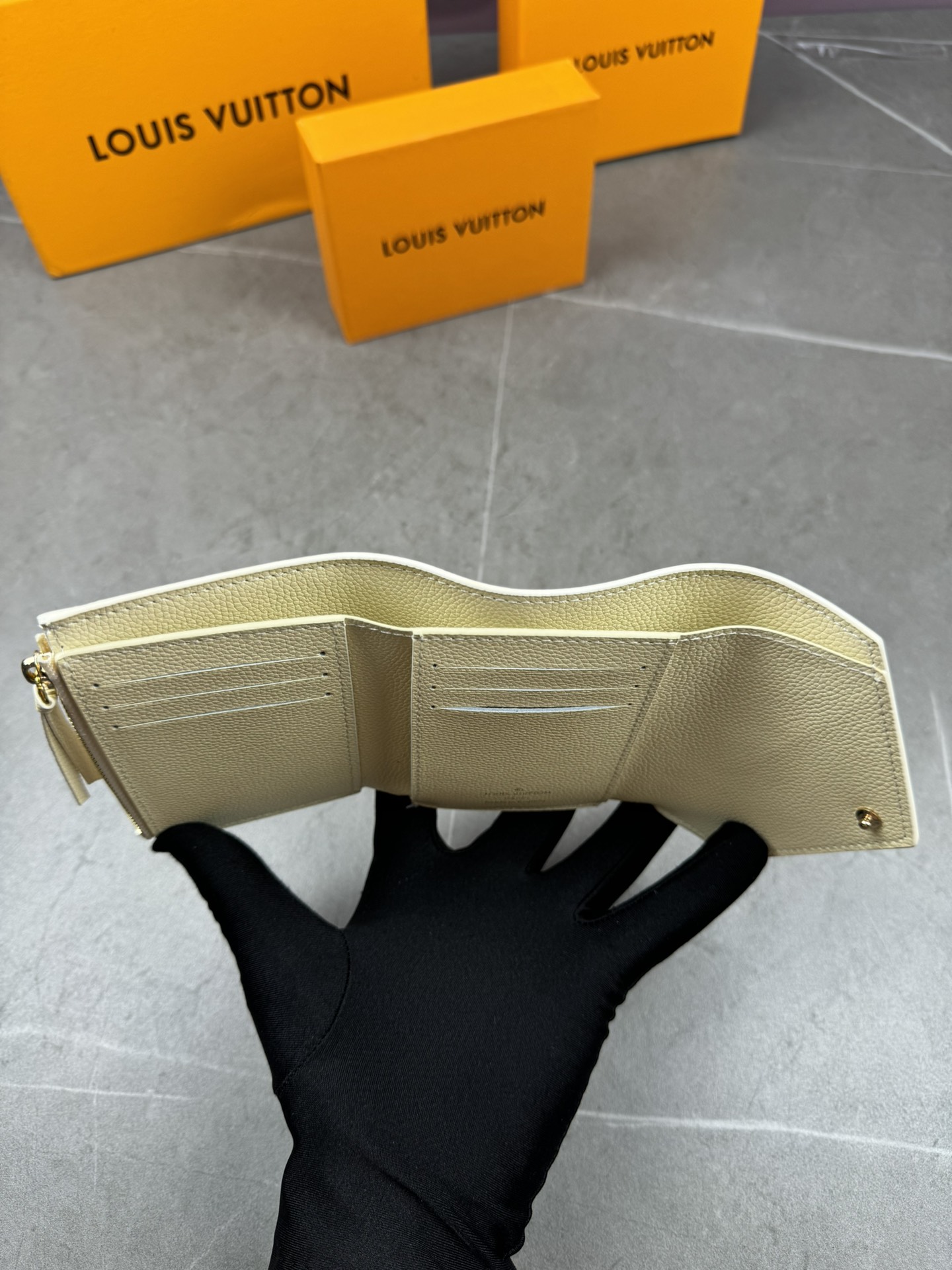 LV Louis Vuitton 新作財布です 2 zm 95518