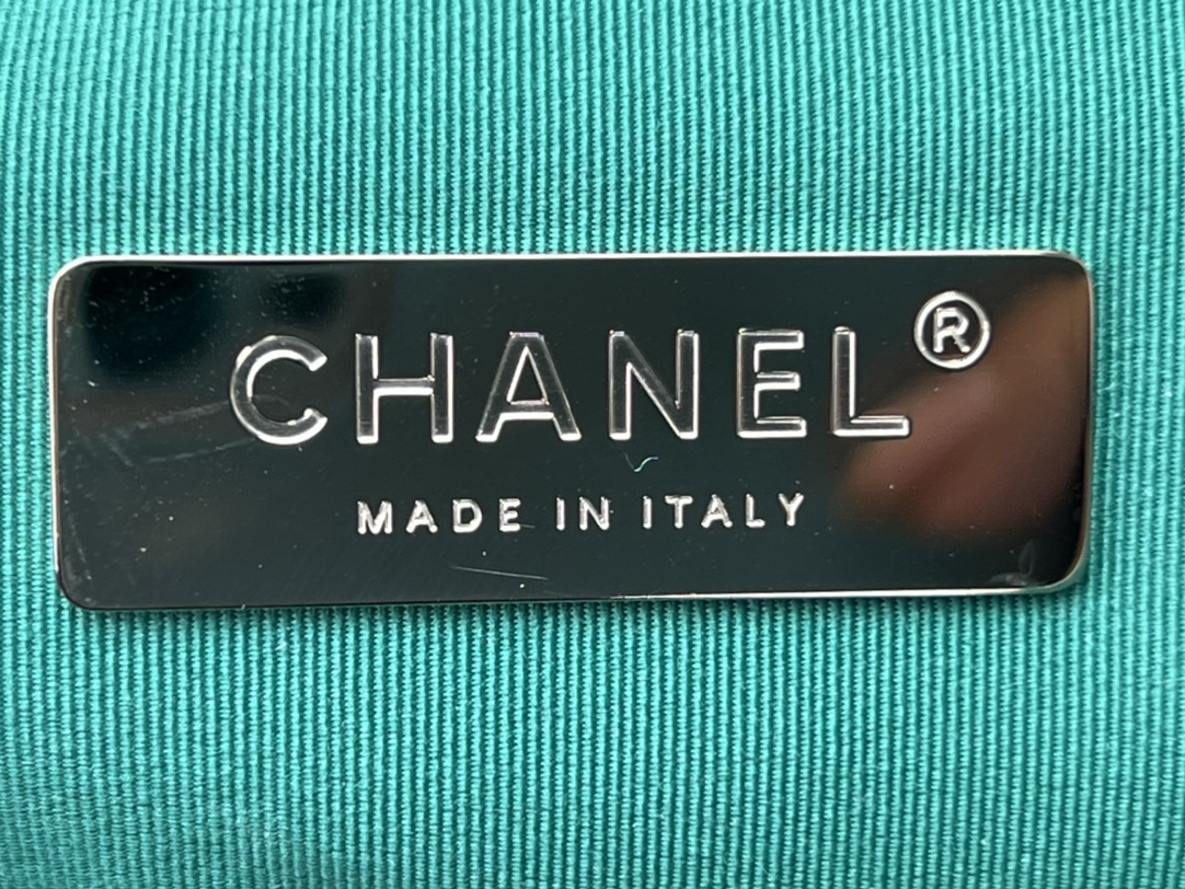 CHANEL 19 LARGE HANDBAG AS1161