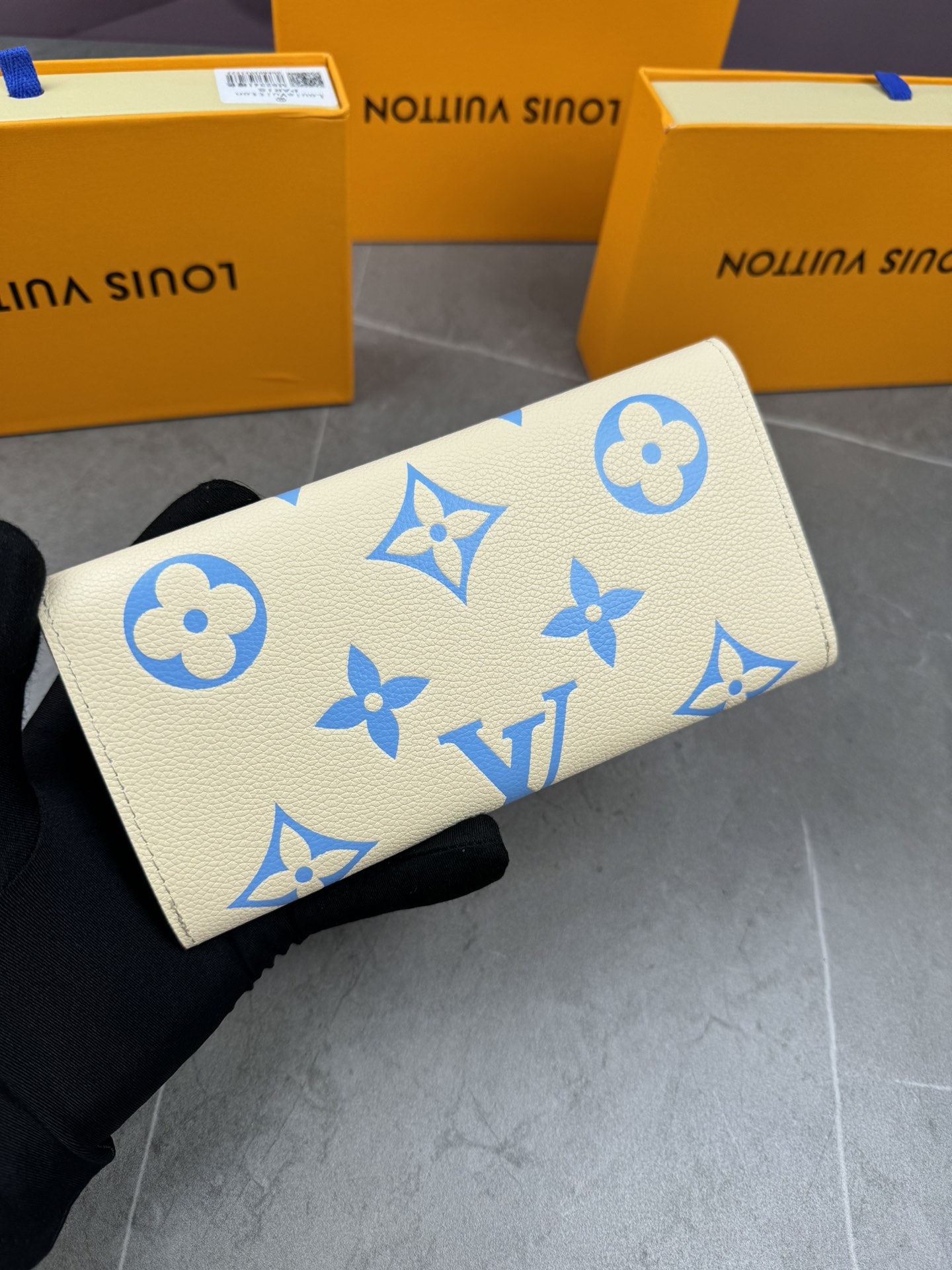 LV Louis Vuitton 新作財布です 5 zm 955186