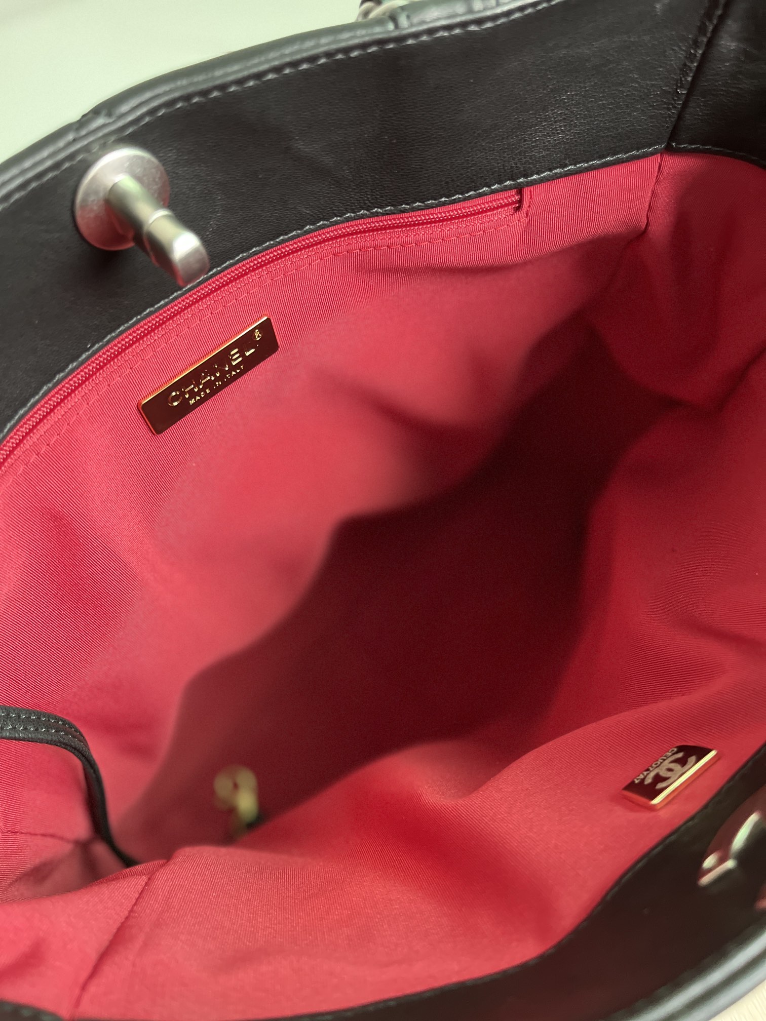 CHANEL 19 SHOPPING BAG 3519