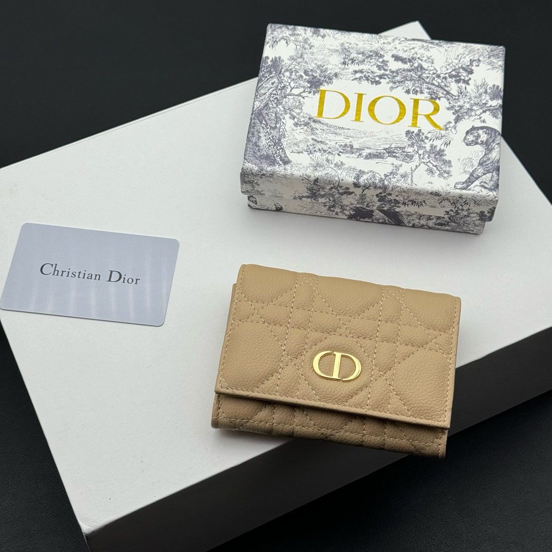 Dior 羊の皮の財布 4 zm 94920