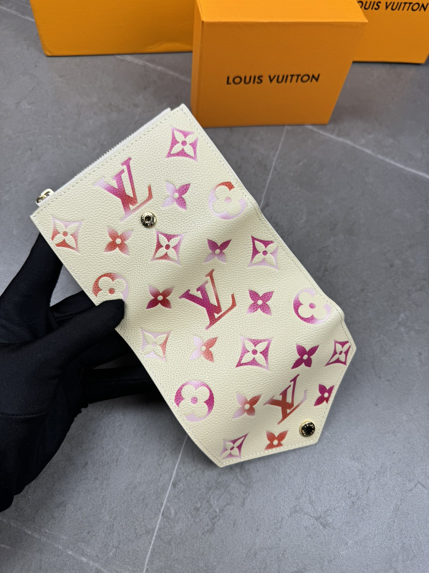 LV Louis Vuitton 新作財布です 2 zm 95518
