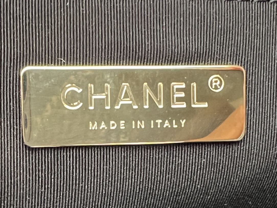 CHANEL 19 LARGE HANDBAG AS1161