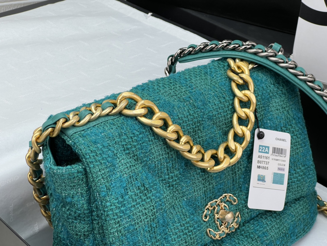 CHANEL 19 LARGE HANDBAG AS1161