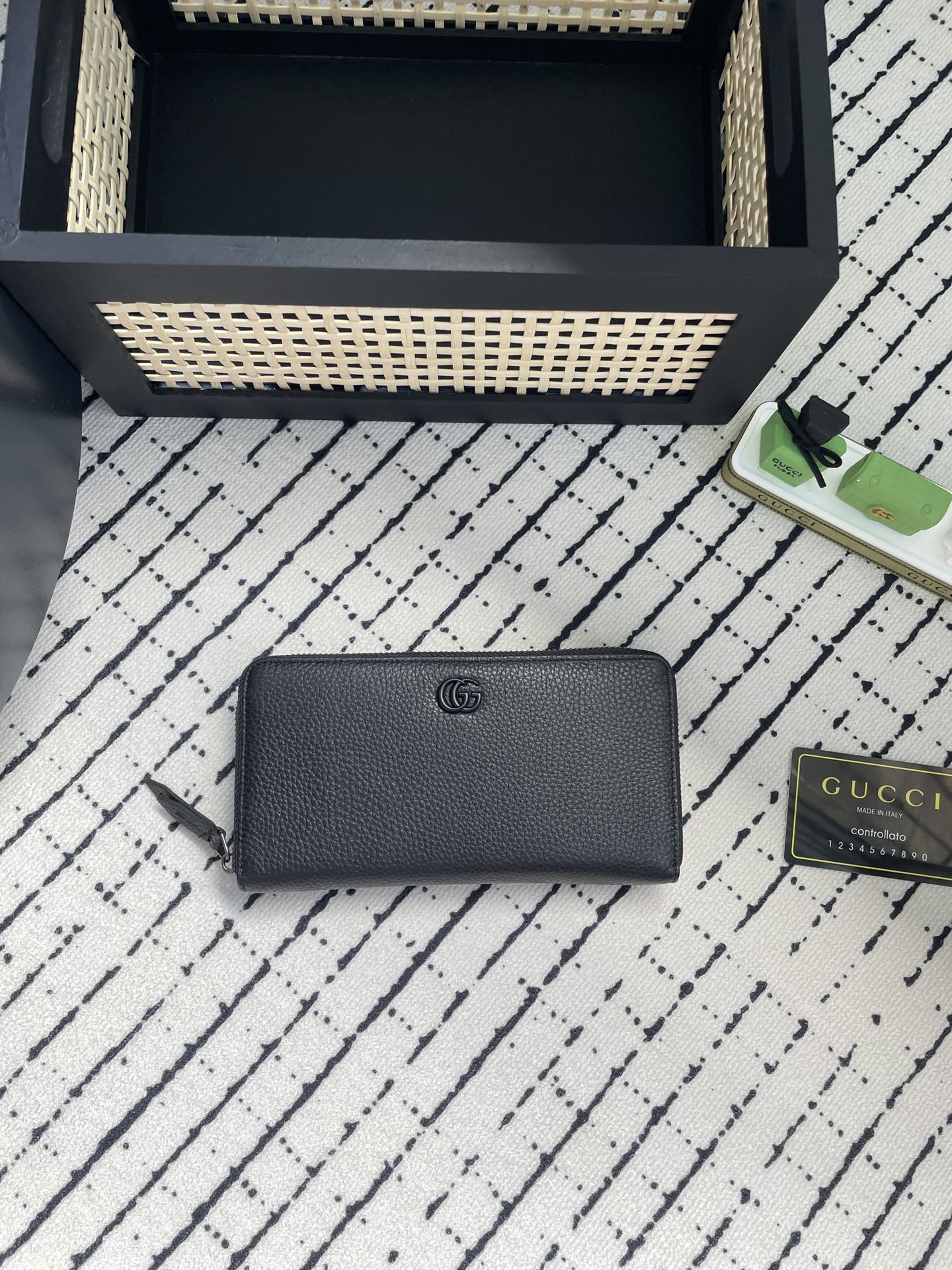 GUCCI 新作財布です zm 95519