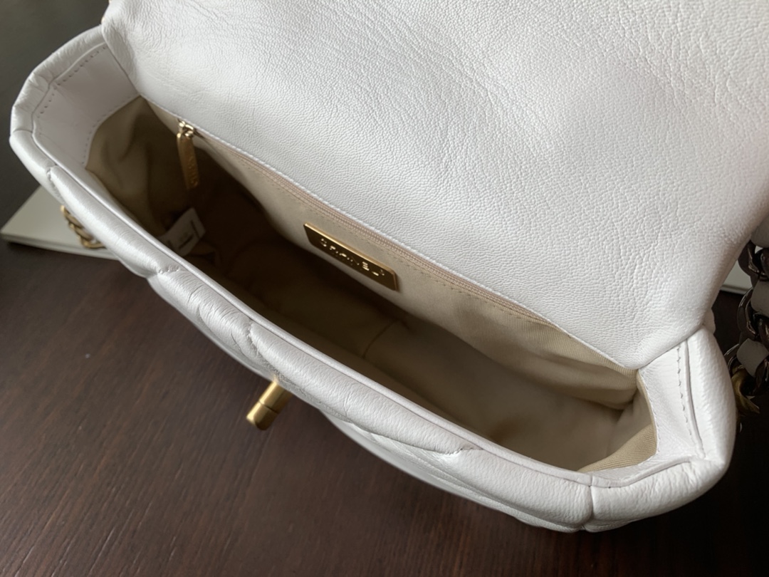 Chanel 19 medium 1161