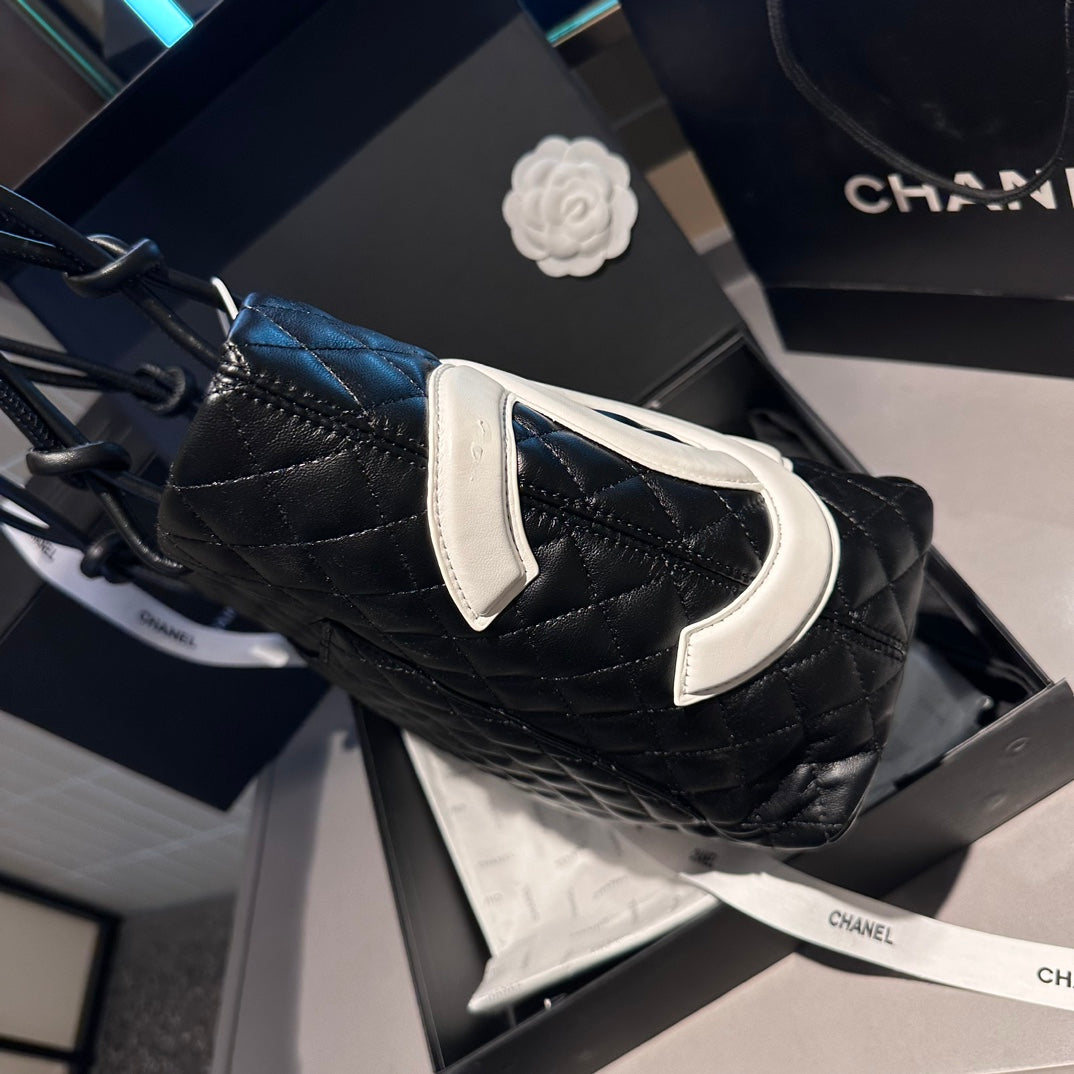 【トレンドのバイカラー?】CHANEL シャネル ショルダーバッグ