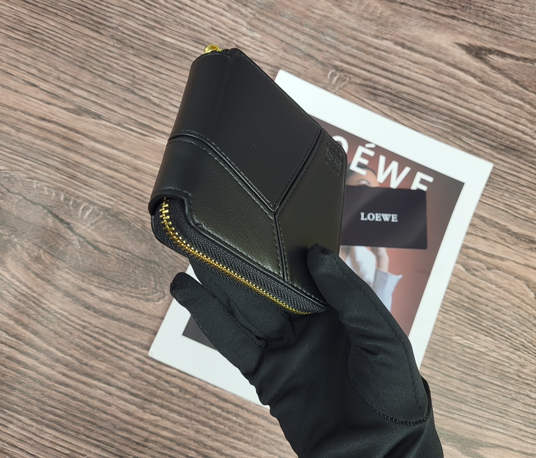 LOEWE 財布 zm 94920