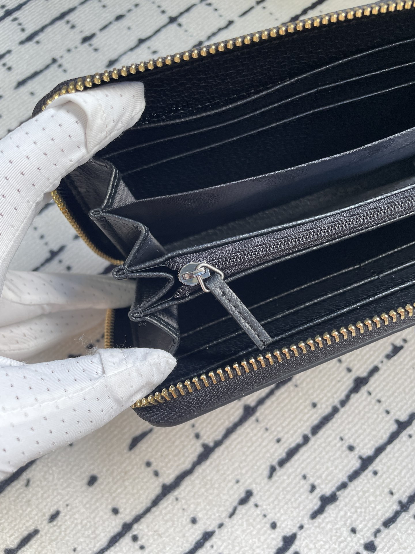 GUCCI 新作財布です 22 zm 95519