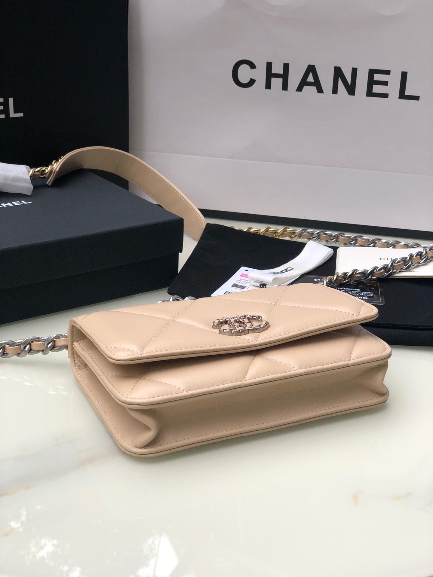 CHANEL 19 WALLET ON CHAIN 0957