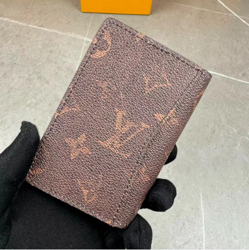 ルイビトン二つ折り財布