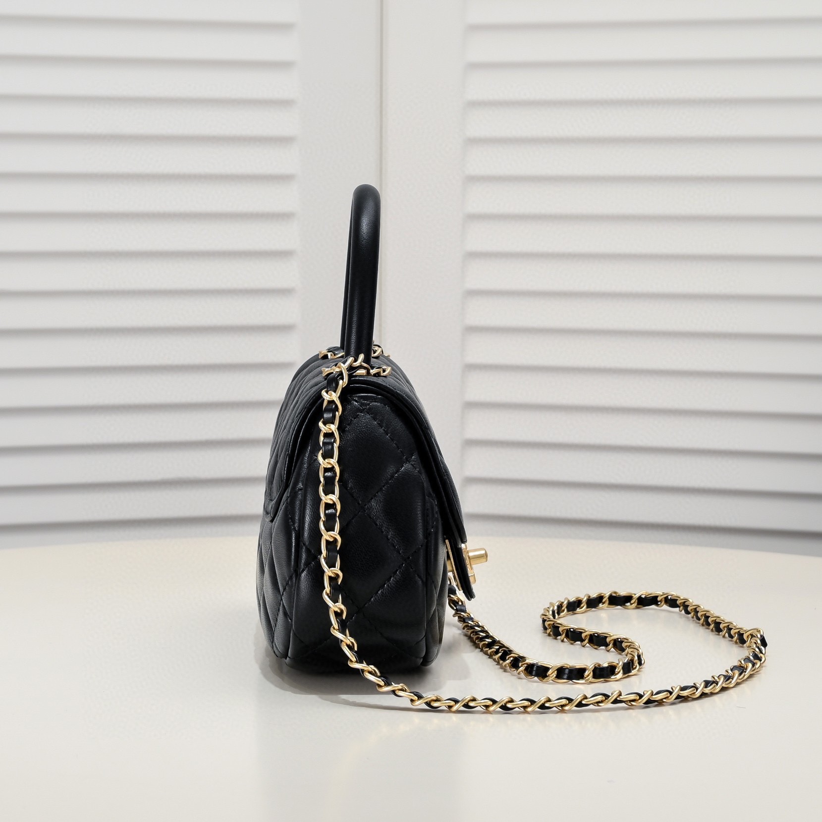 CHANEL 144C COCO HANDEL 9115