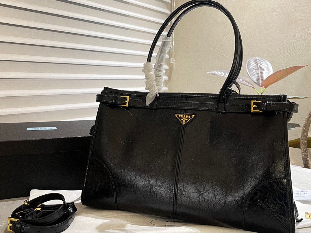 ☆PRADA☆ ソフトナッパレザー ミニハンドバッグ1点入荷?☆正規品☆