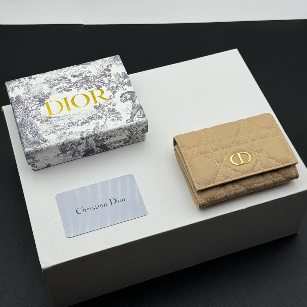 Dior 羊の皮の財布 4 zm 94920