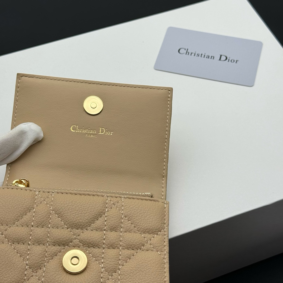 Dior 羊の皮の財布 4 zm 94920