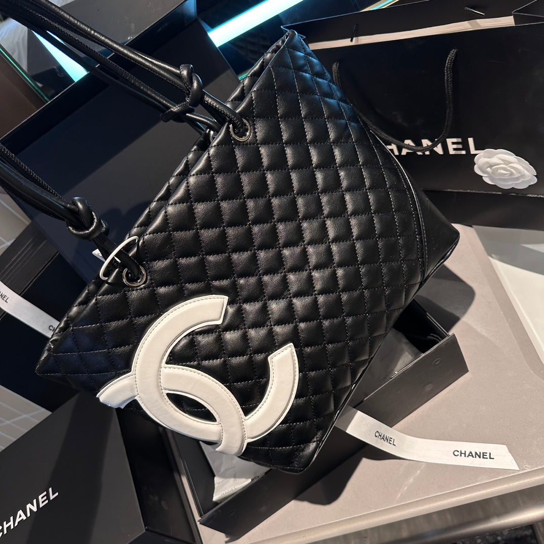 【トレンドのバイカラー?】CHANEL シャネル ショルダーバッグ
