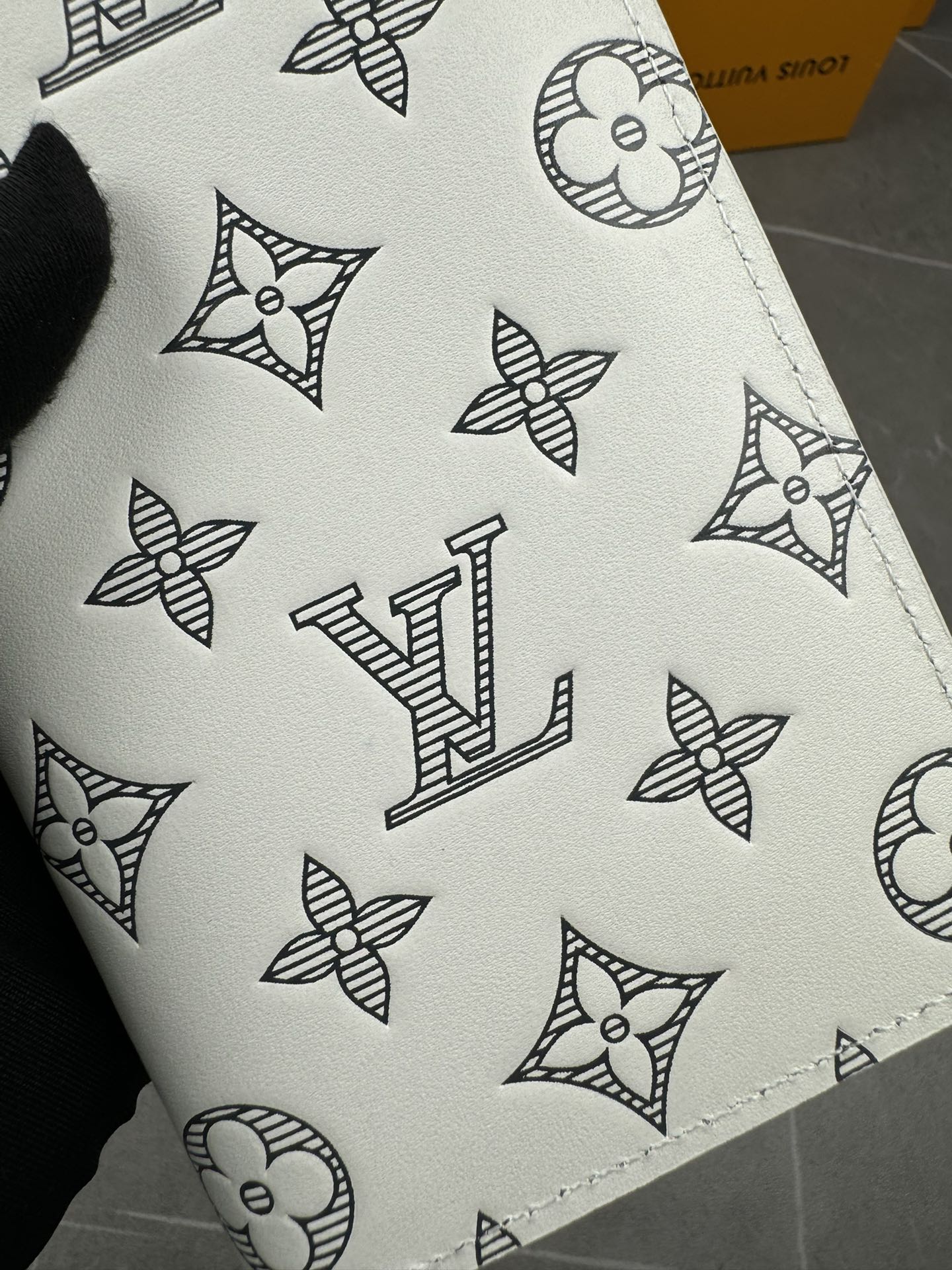 LV Louis Vuitton 新作財布です 27 zm 95521