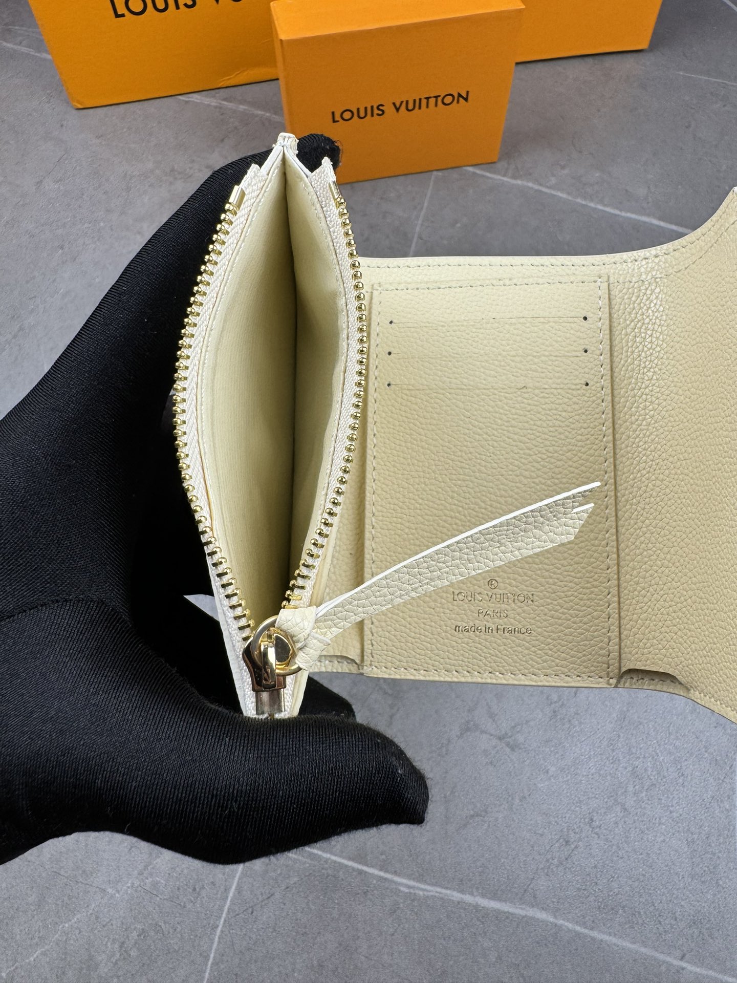 LV Louis Vuitton 新作財布です 2 zm 95518