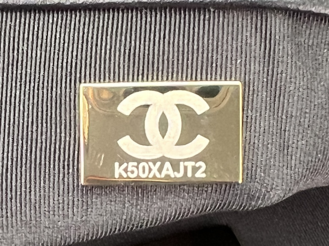 CHANEL 19 LARGE HANDBAG AS1161