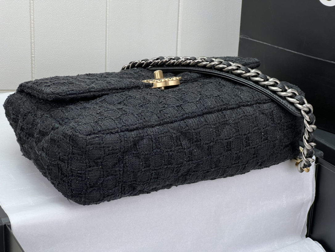 CHANEL 19 LARGE HANDBAG AS1161