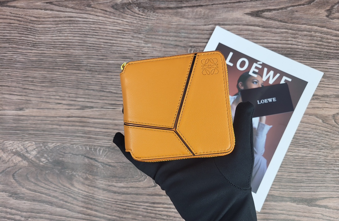 LOEWE 財布 5 zm 94920