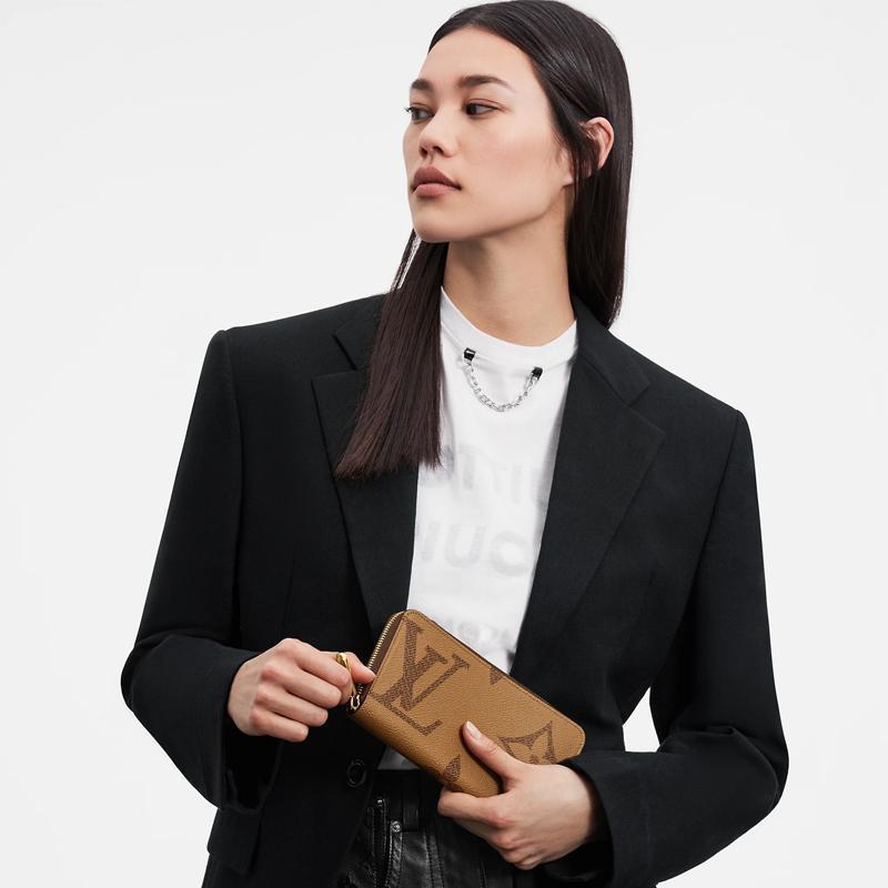 LOUIS VUITTON ジッピー?ウォレット Ref:M69353