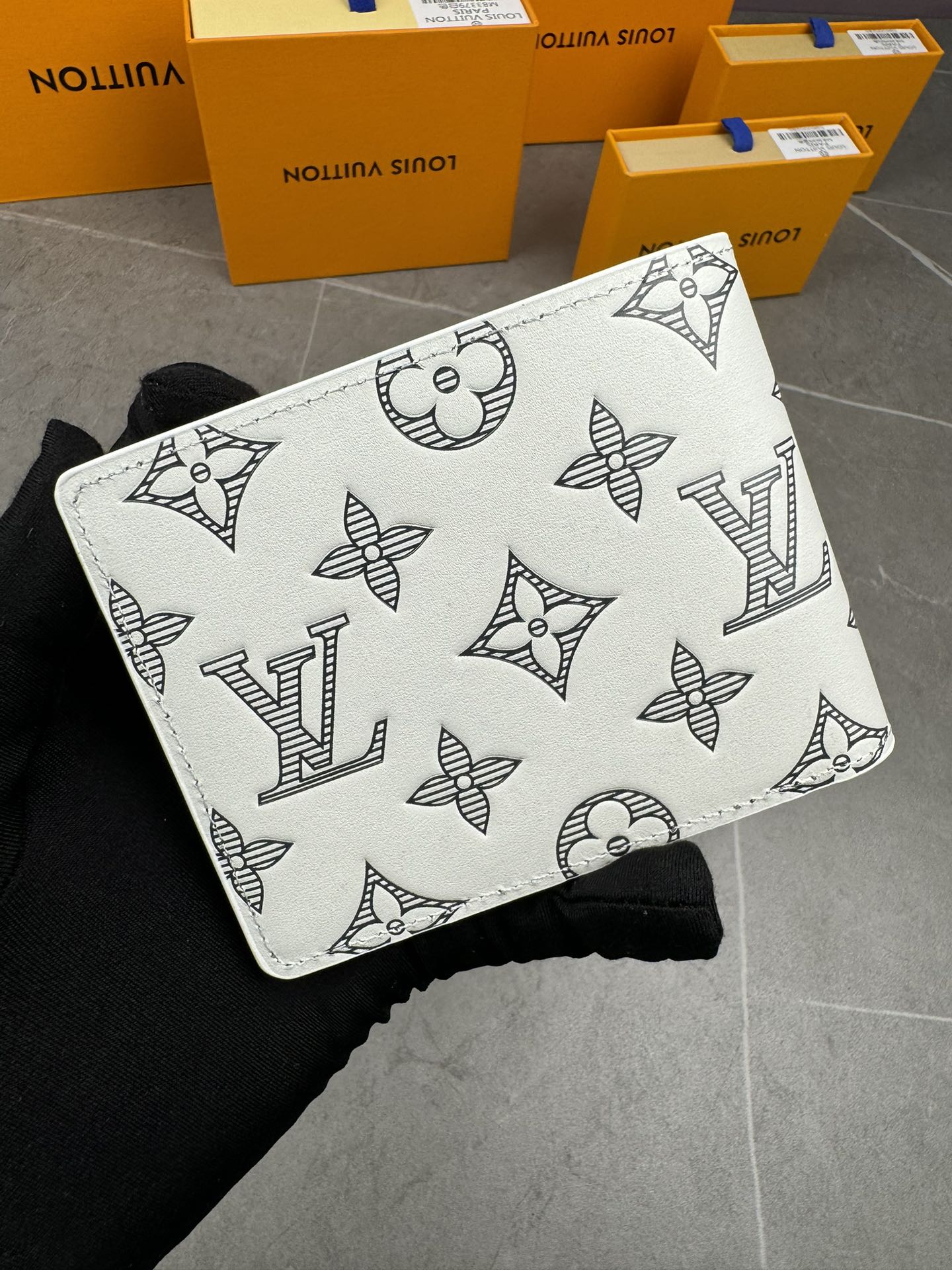 LV Louis Vuitton 新作財布です 25 zm 95521