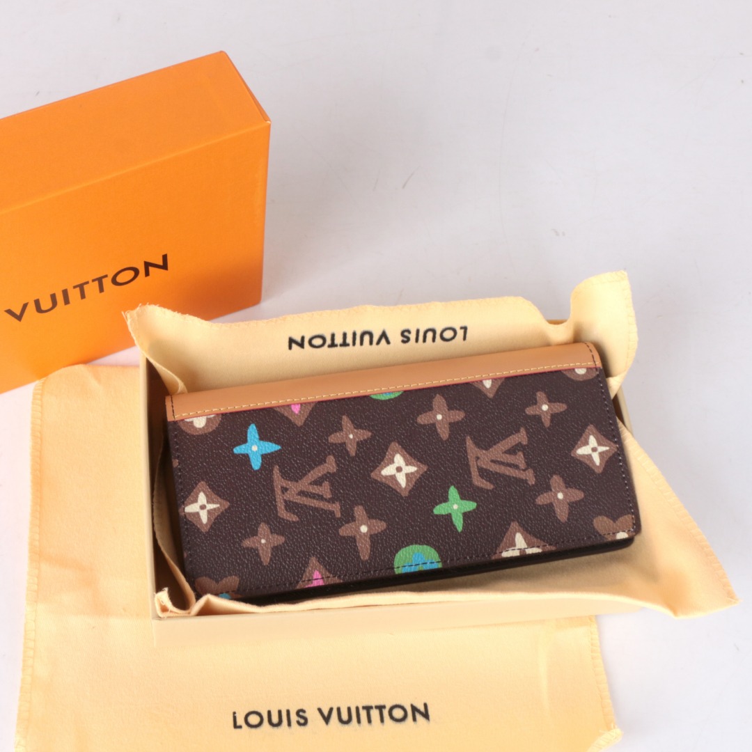 LV Louis Vuitton 新作財布です 32 zm 95521