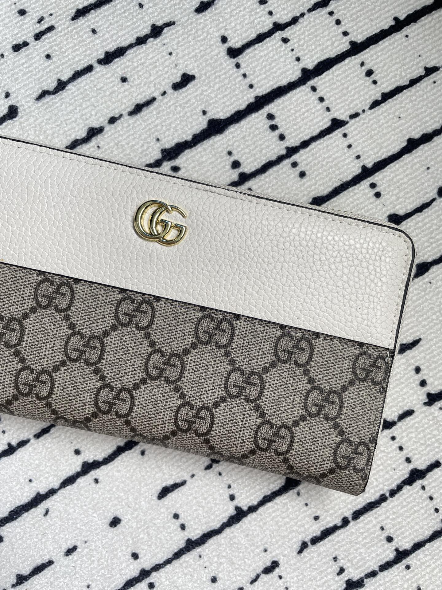 GUCCI 新作財布です 27 zm 95519