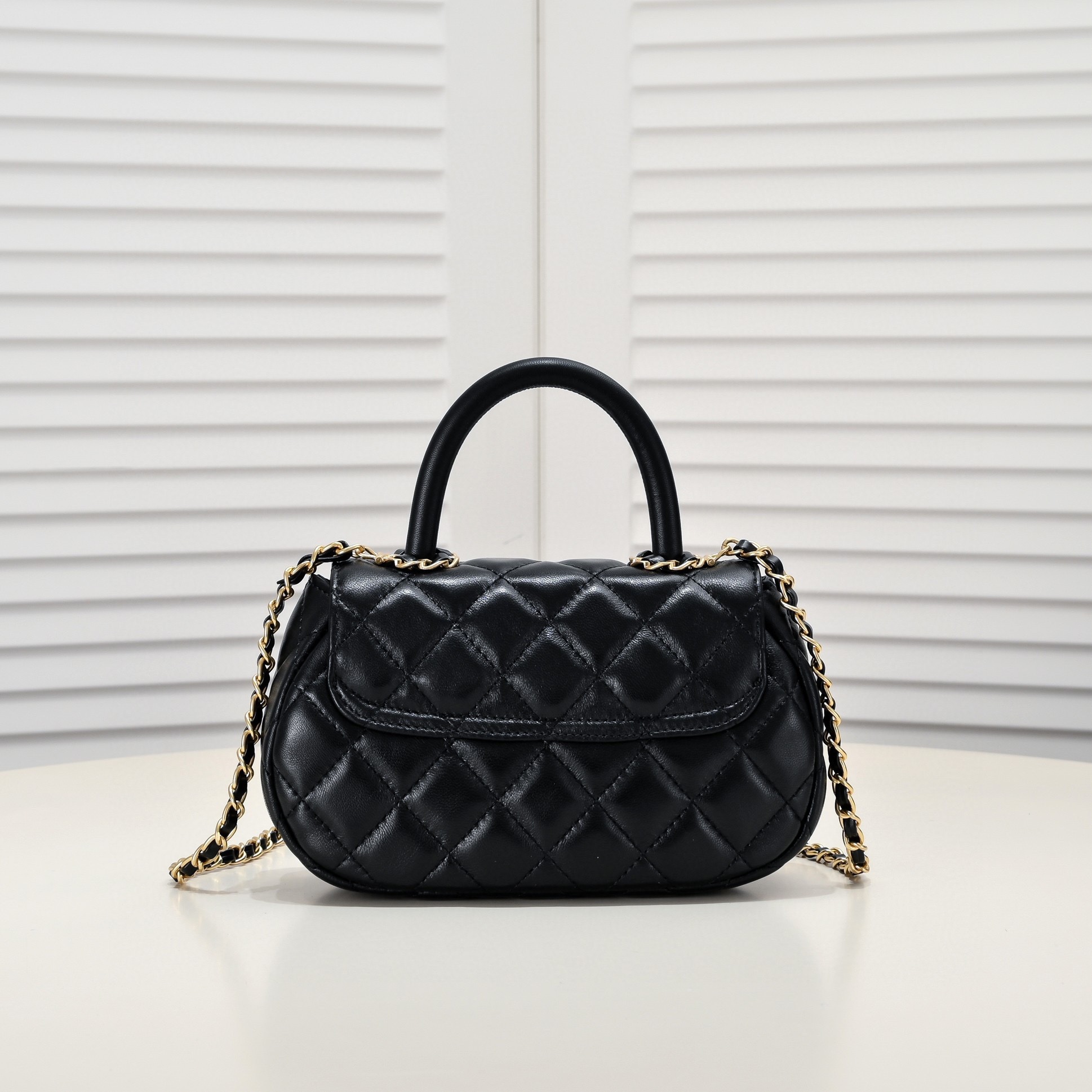CHANEL 144C COCO HANDEL 9115