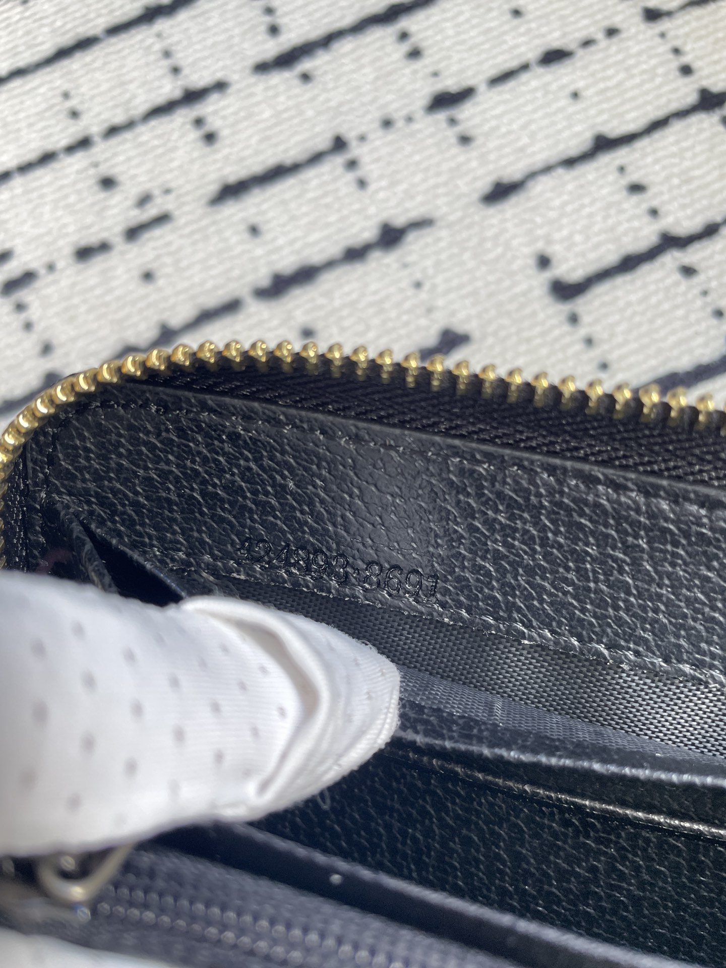 GUCCI 新作財布です 10 zm 95519