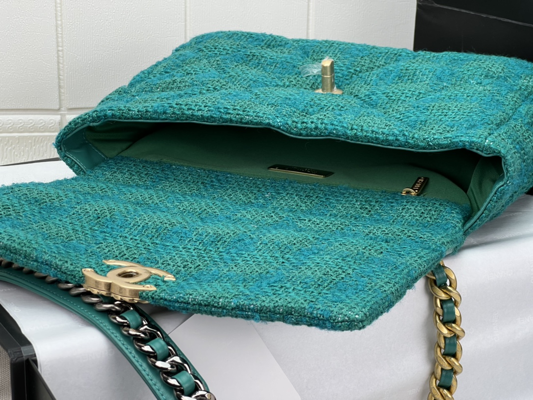 CHANEL 19 LARGE HANDBAG AS1161