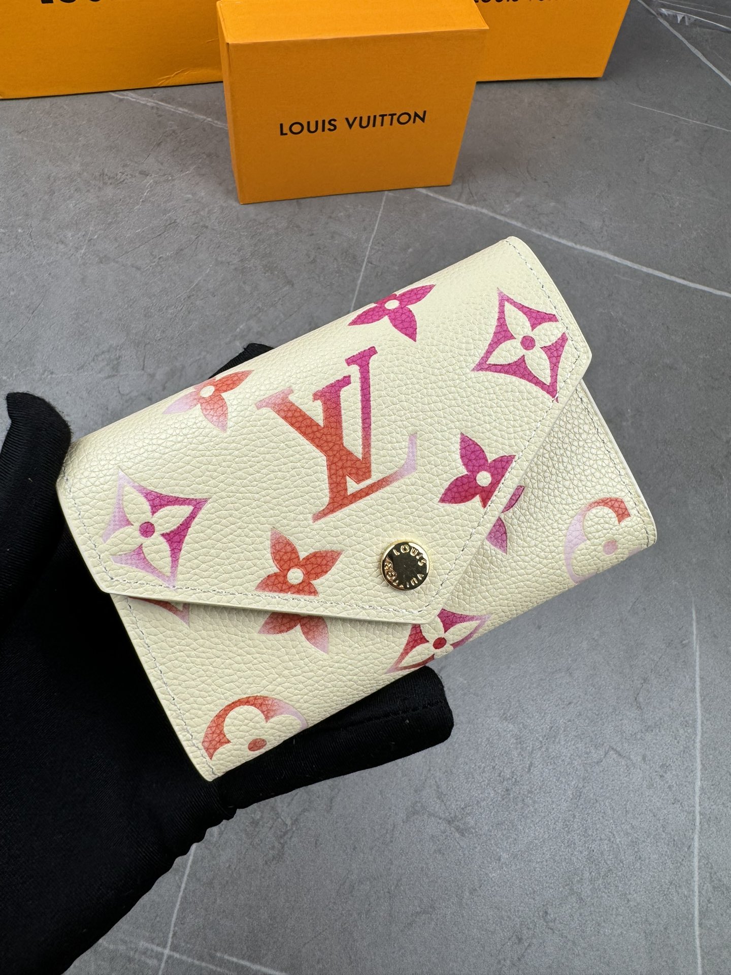 LV Louis Vuitton 新作財布です 2 zm 95518