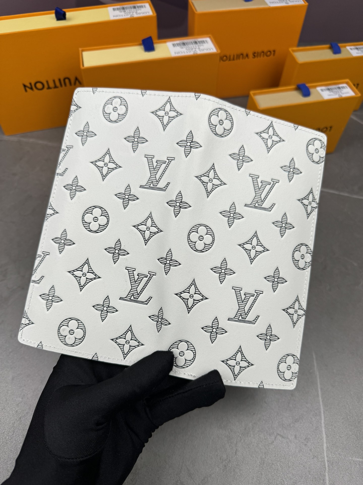 LV Louis Vuitton 新作財布です 27 zm 95521