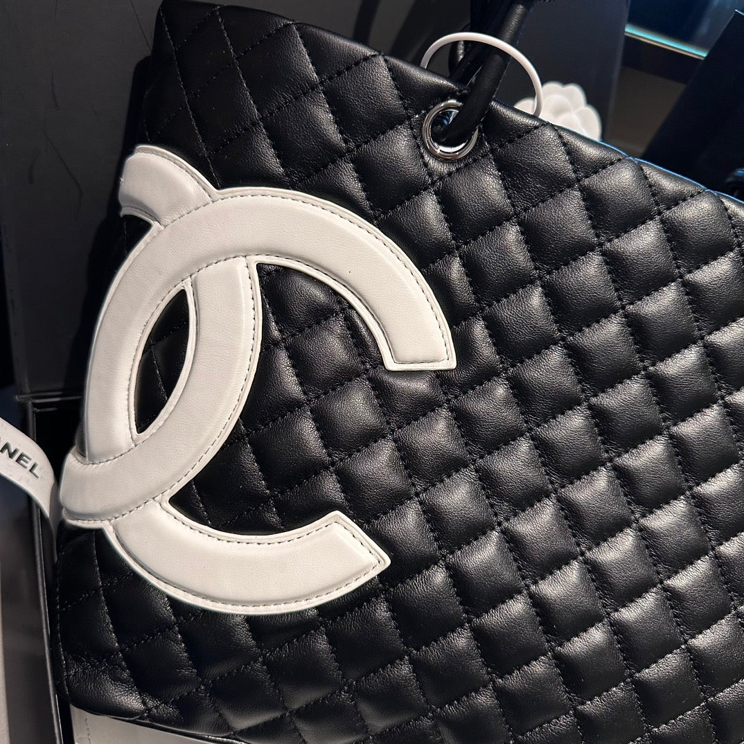 【トレンドのバイカラー?】CHANEL シャネル ショルダーバッグ