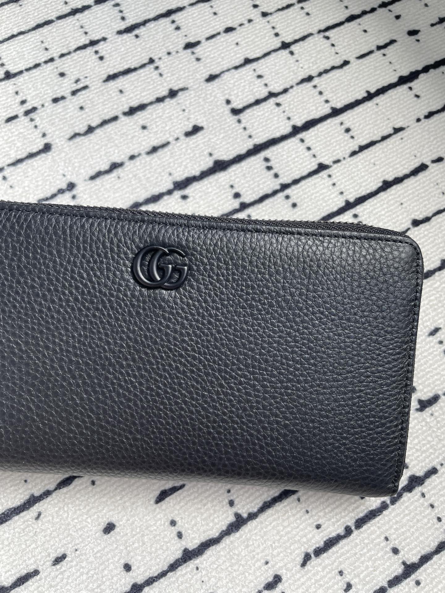 GUCCI 新作財布です zm 95519