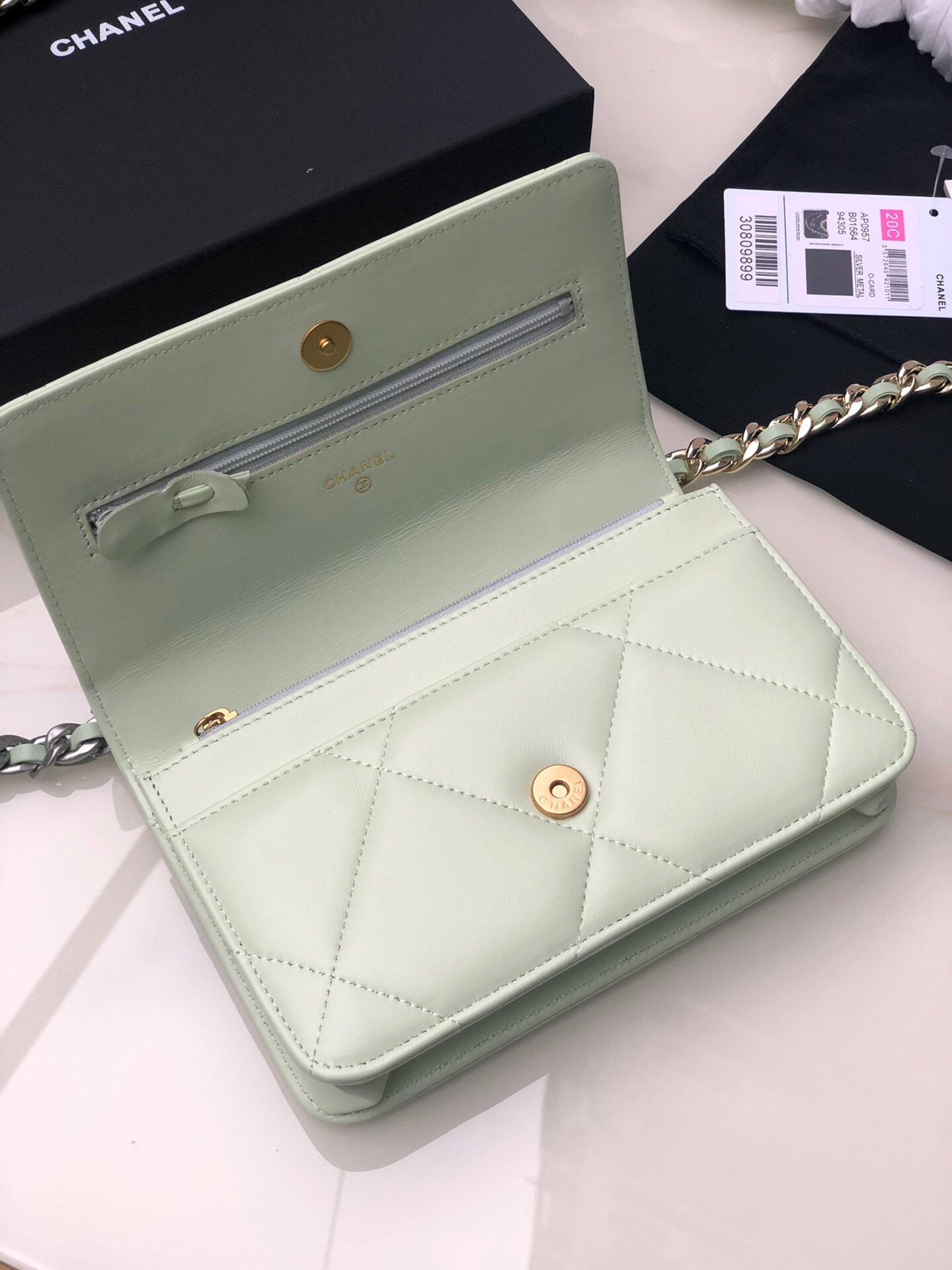 CHANEL 19 WALLET ON CHAIN 0957