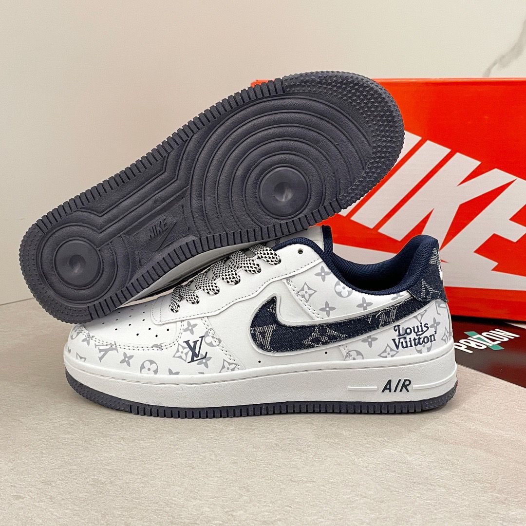 【正規品保証、公式と同じデザイン】NIKE 新作限定販売?最新 gucci&The North Face SB LOW【海外ブランド直営店】