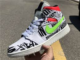 NIKE ナイキ AIR JORDAN 1 MID 'OVER-PRINT LOGOS' エア ジョーダン ワン ミッド 