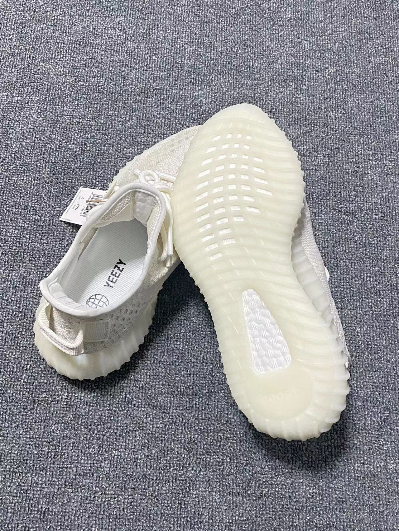 adidas Yeezy Boost 350 V2 Bone ホワイト イージーブースト