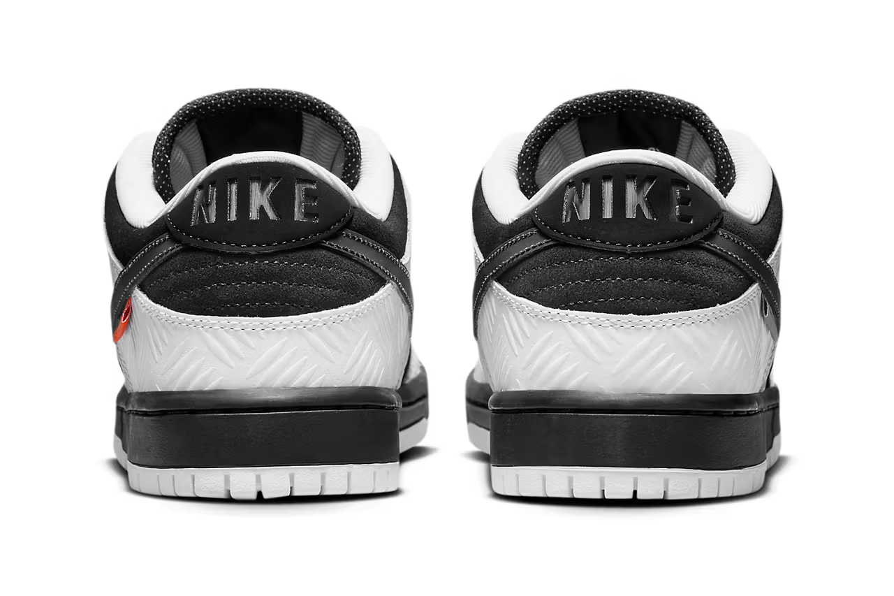 TIGHTBOOTH × Nike SB Dunk Low 