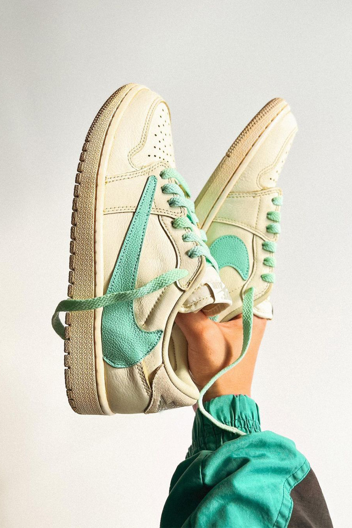 Travis Scott（トラヴィス?スコット）x Air Jordan 1 Low を“Tiffany & Co.