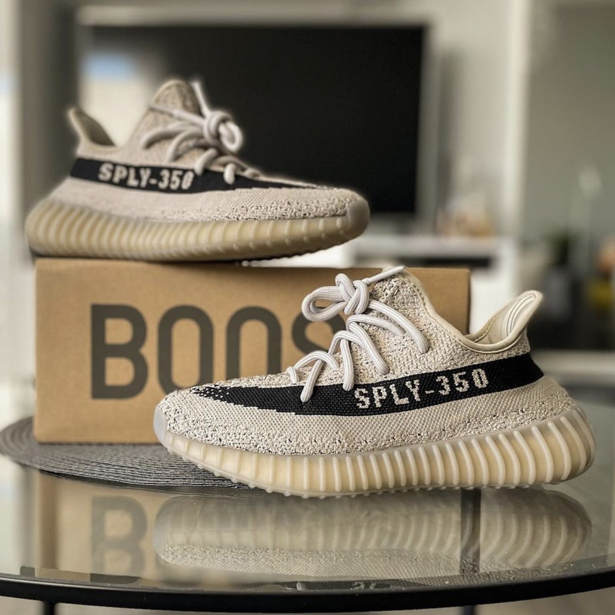 ★YEEZY★送関込★入手困難！世界が欲しがるイージーブースト★